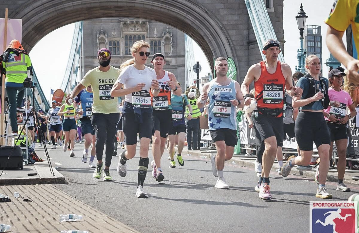Gary Porteous on his way to achieving a sub 4 hour maraathon