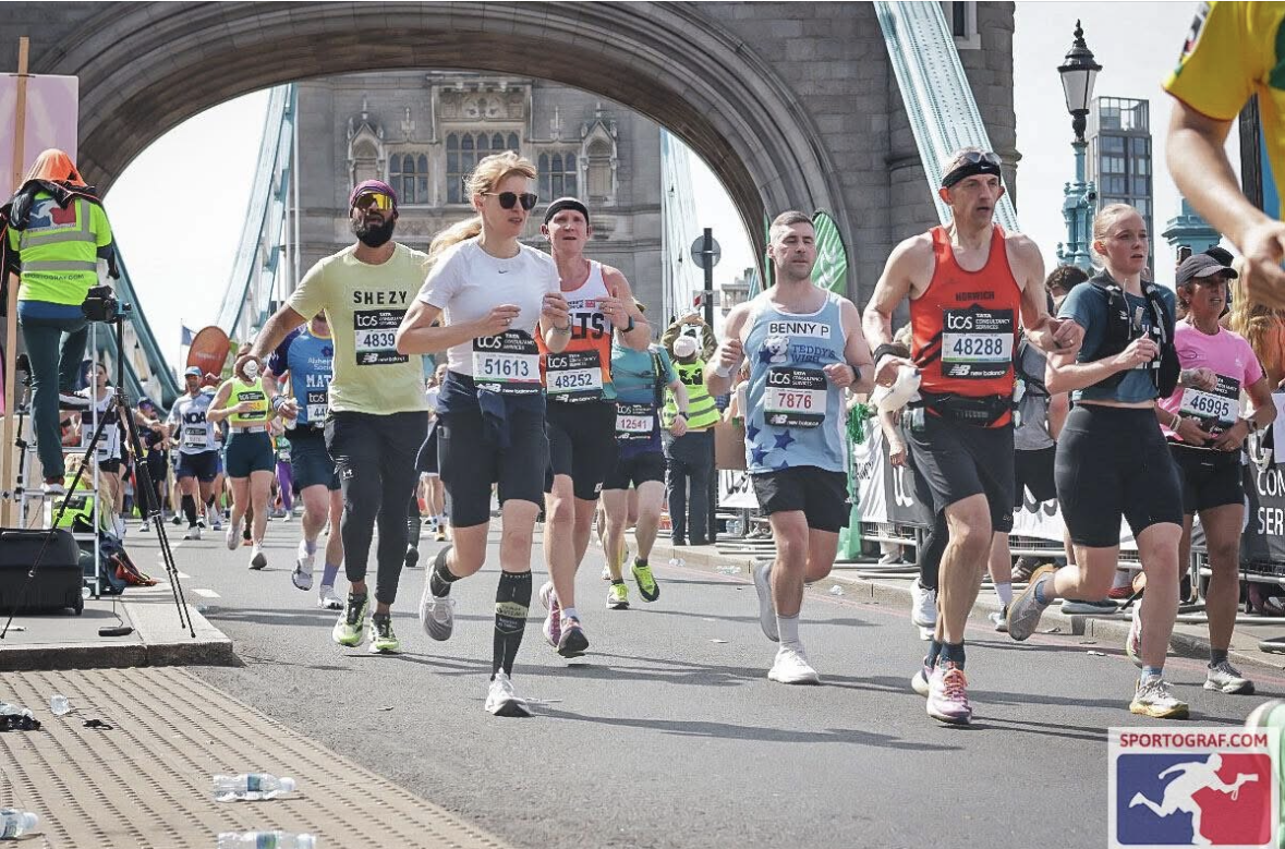 Gary Porteous on his way to achieving a sub 4 hour maraathon